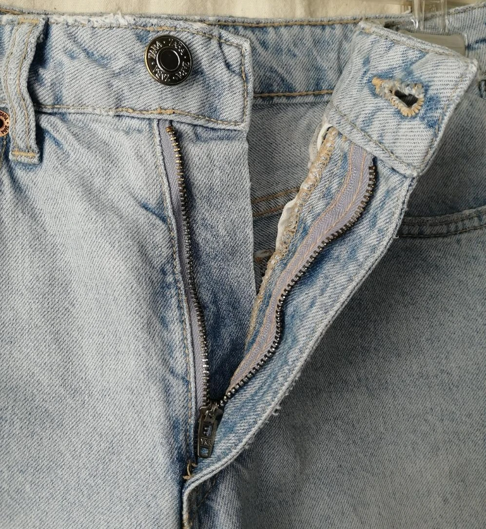 Light blue denim shorts with zipper fly "Zara" – photo 2